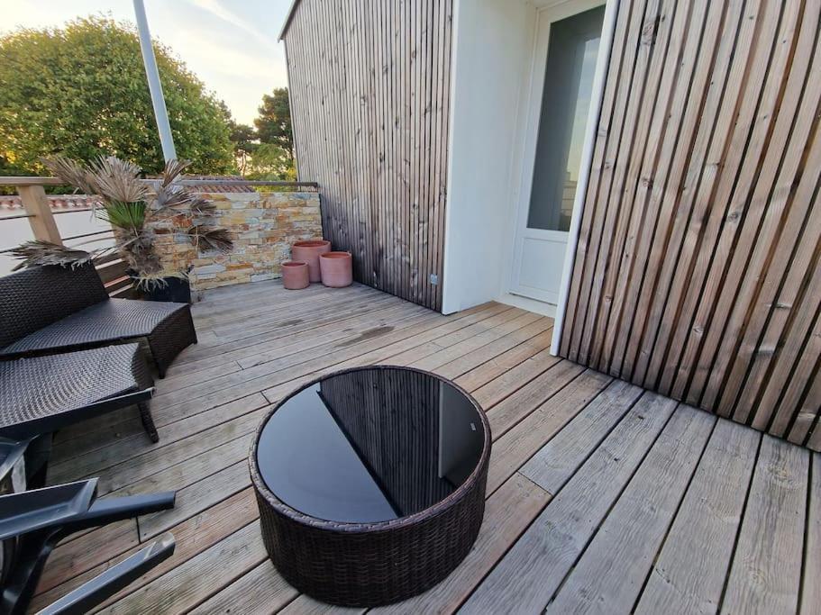 Superbe Appartement Renove A Neuf Centre Bourg Brem-Sur-Mer Exterior photo